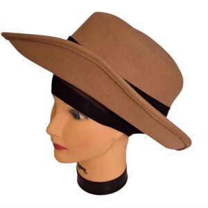 Saks Fifth Avenue Vintage 100% Wool Hat Made in Italy Luxury Ladies Boho Classic